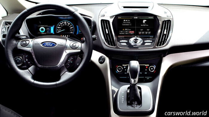 Семья утверждает, что скрытый дефект в популярном гибриде допустил утечку смертельного газа в салон | Carscoops